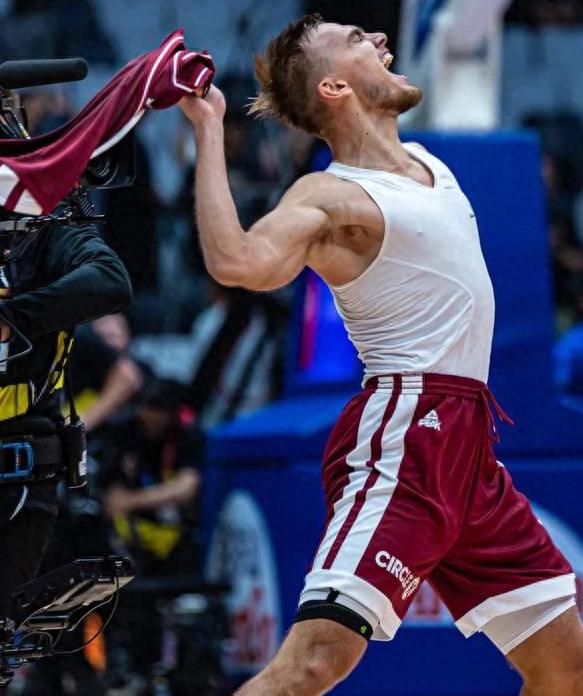 开云体育官网-加拿大男篮碾压勇士B队，波尔津吉斯高光表现的简单介绍