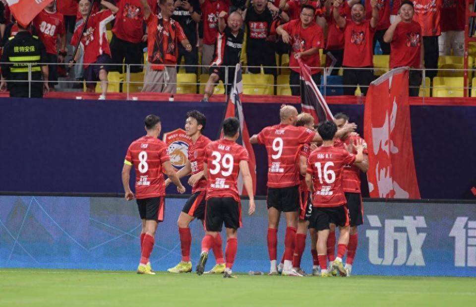 开云体育在线-关于连胜势头难挡！足球豪取十连胜的信息