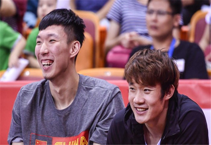 开云体育中国-尼克斯翻盘独行侠，周琦统治全场