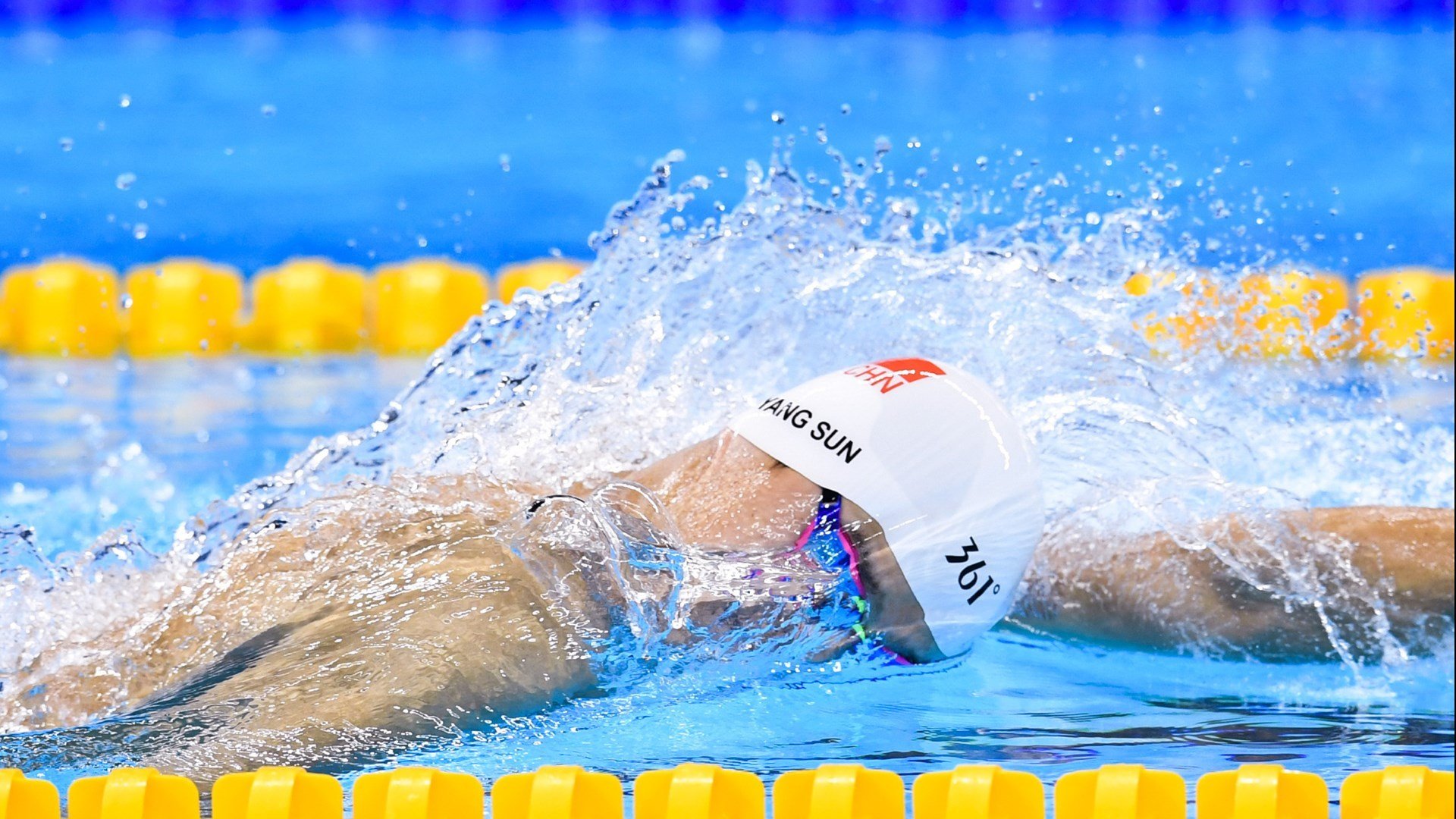 亚洲风暴席卷巴黎，泰国足球与陈雨菲羽毛球的双重奇迹