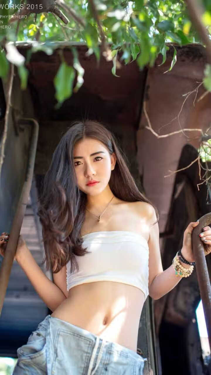 当篮球的锋刃切开绿茵场,快船的双星引擎与恩比德的足球征服