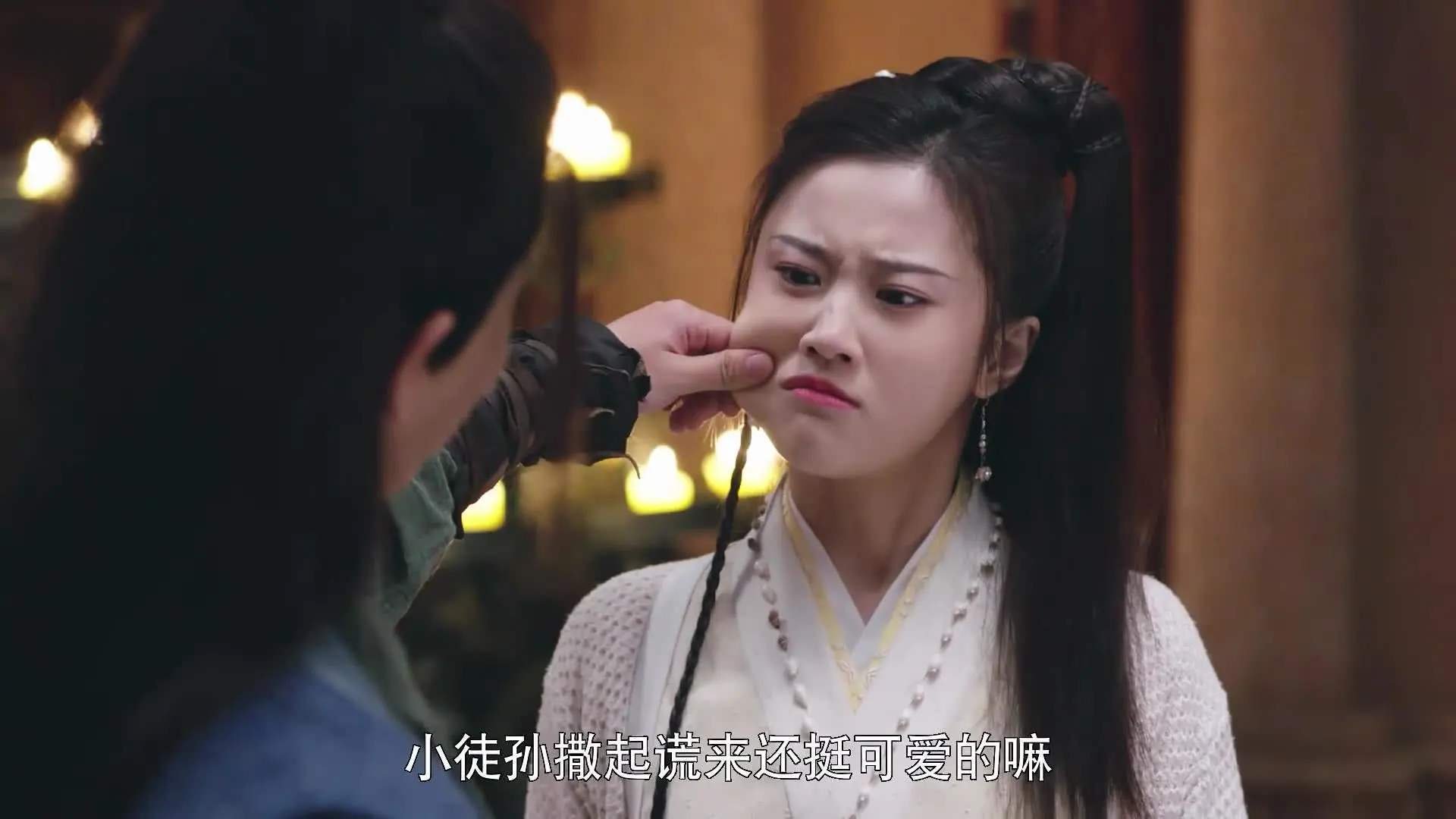 舞台法则,当非洲雄鹰咬碎乌克兰,莱万则越淬越火