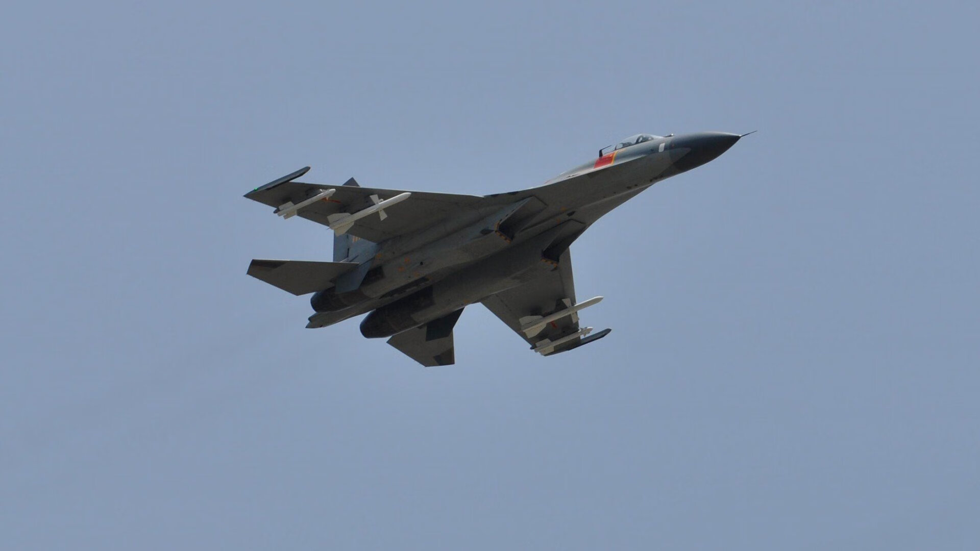 开云体育APP下载-赛道颠覆与绿茵意外，体育如何在一夜之间重塑我们的认知？